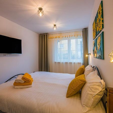 Kitty Sunflower Apartment Алба Юлия Екстериор снимка