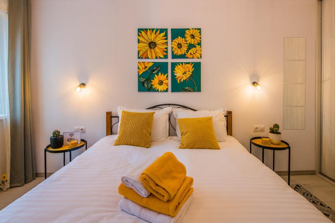 Kitty Sunflower Apartment Алба Юлия Екстериор снимка