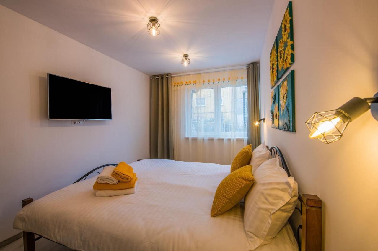 Kitty Sunflower Apartment Алба Юлия Екстериор снимка