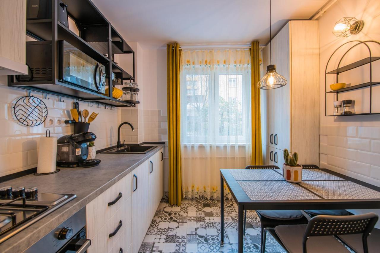 Kitty Sunflower Apartment Алба Юлия Екстериор снимка