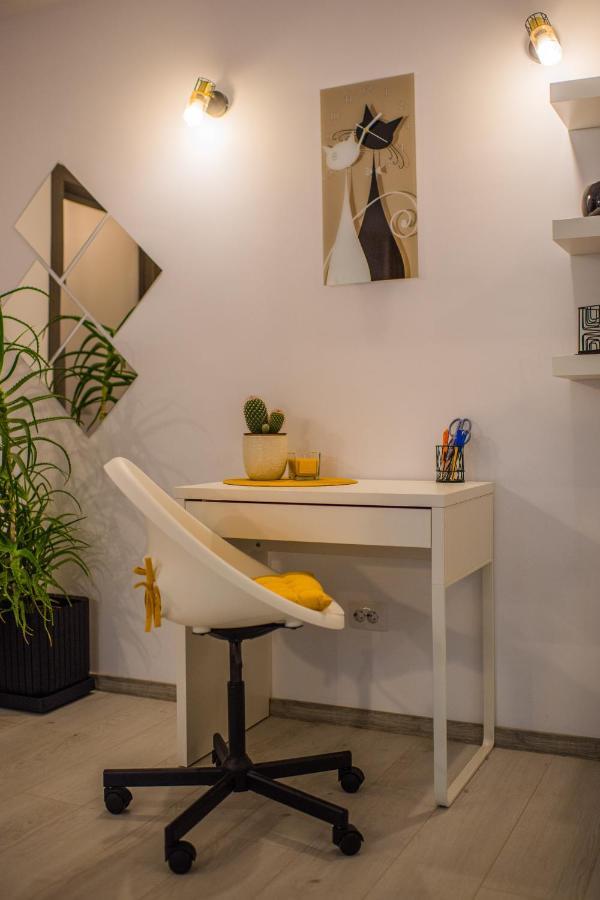 Kitty Sunflower Apartment Алба Юлия Екстериор снимка