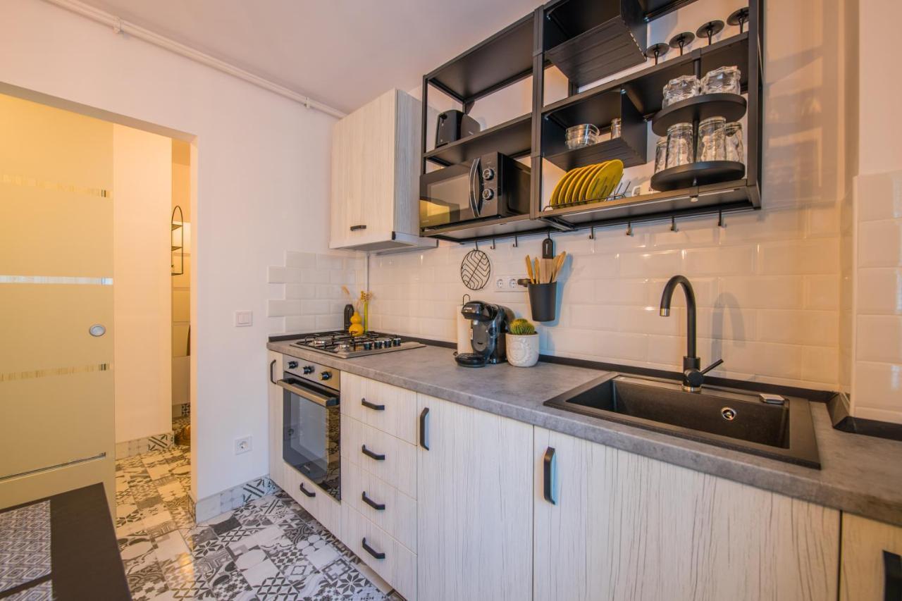 Kitty Sunflower Apartment Алба Юлия Екстериор снимка