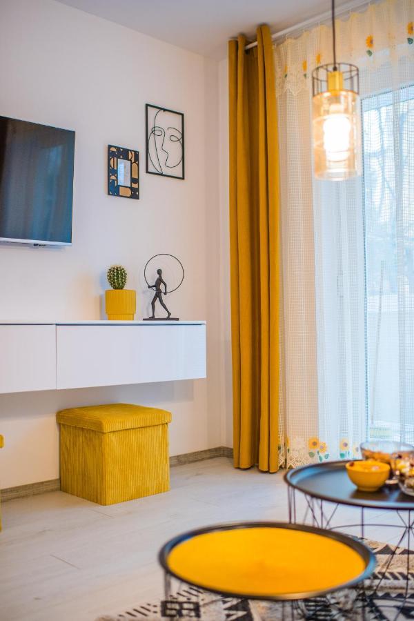 Kitty Sunflower Apartment Алба Юлия Екстериор снимка