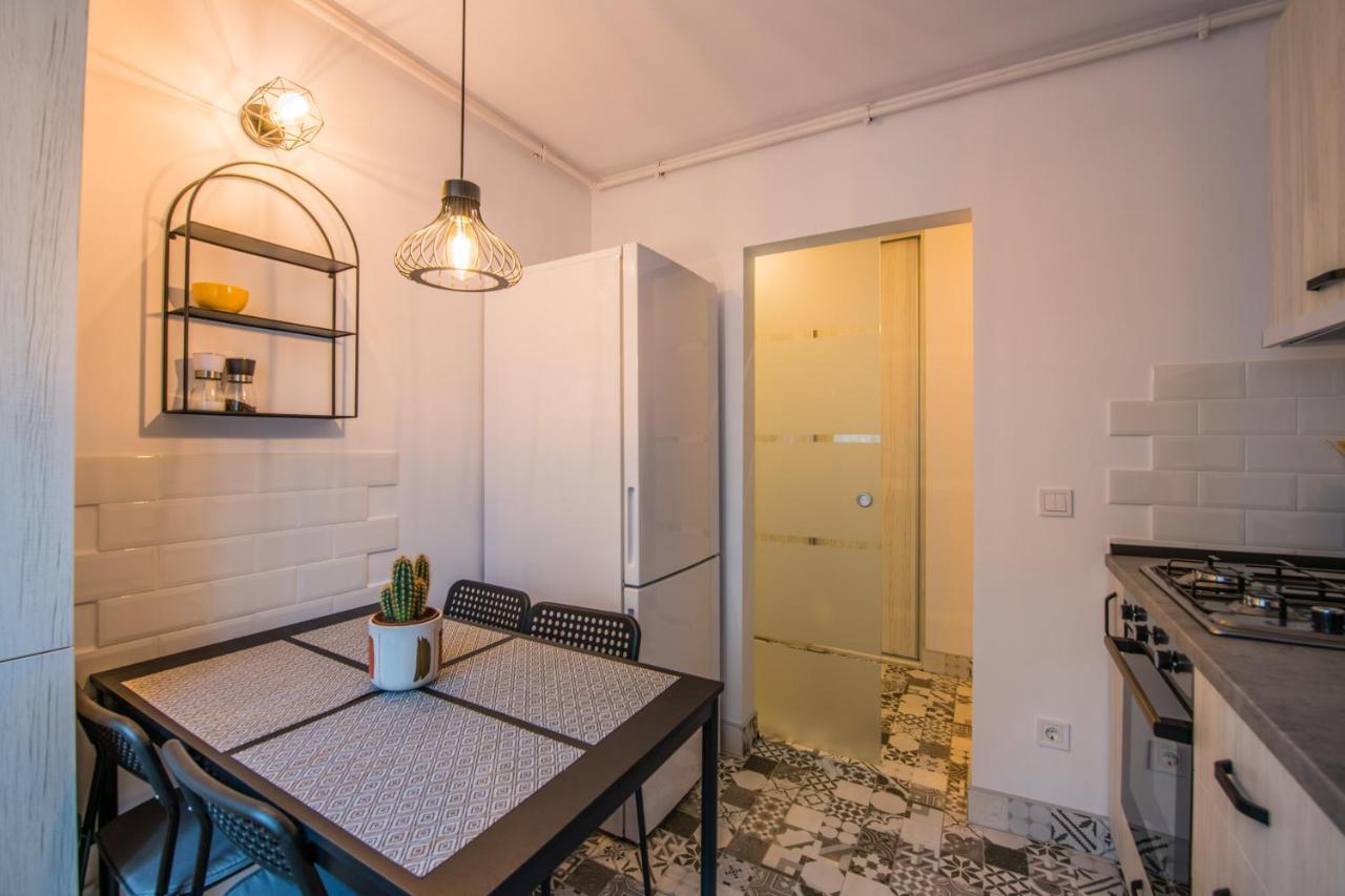 Kitty Sunflower Apartment Алба Юлия Екстериор снимка
