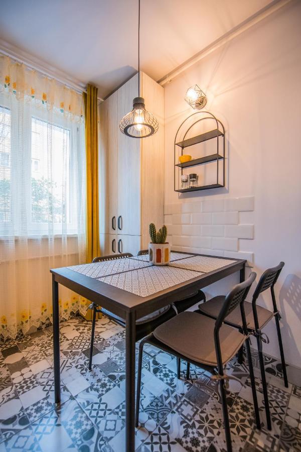 Kitty Sunflower Apartment Алба Юлия Екстериор снимка